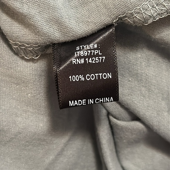 Iris Women’s 3X NWOT Distressed Graphic FREE LOVE Eagle Short Sleeve T Shirt - Picture 8 of 8